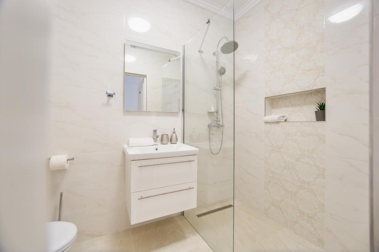 Ferienwohnung Trio Orange Oradea Exterior foto