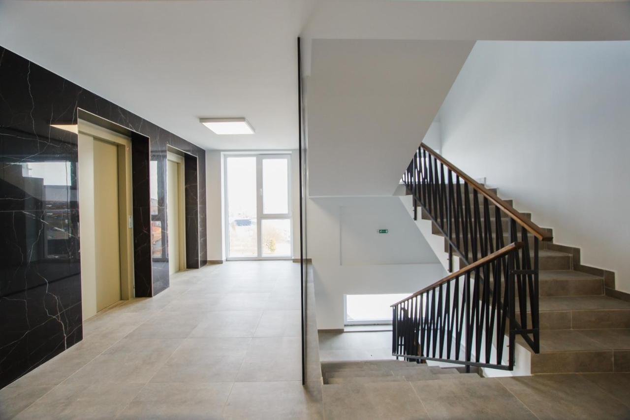 Ferienwohnung Trio Orange Oradea Exterior foto