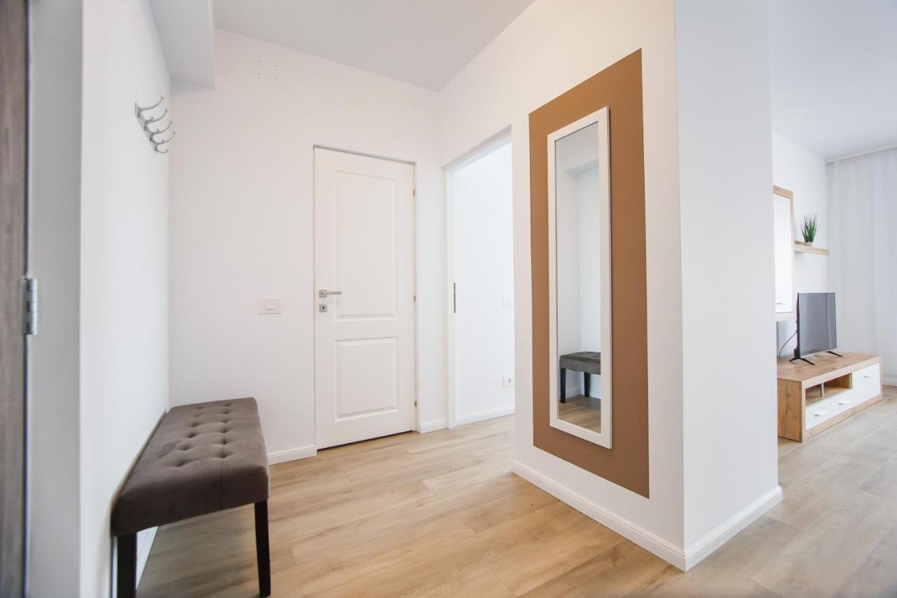 Ferienwohnung Trio Orange Oradea Exterior foto